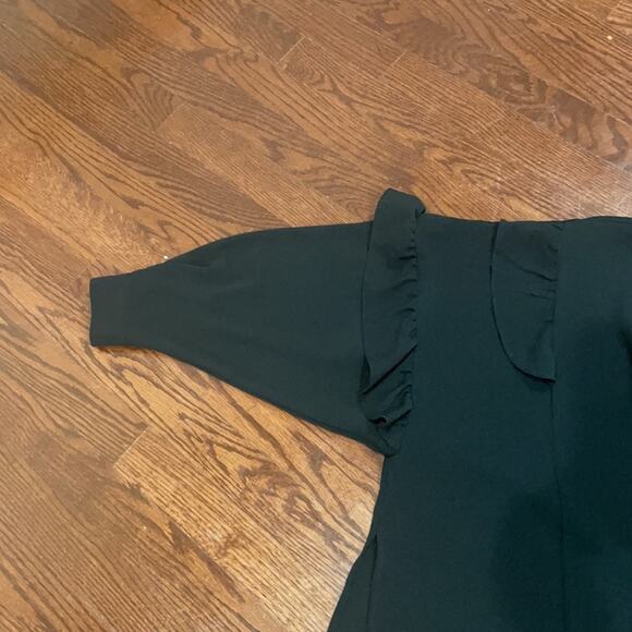 EXPRESS Black Hi-Lo Ruffled Long sleeves Blouse NWT - Picture 2 of 5